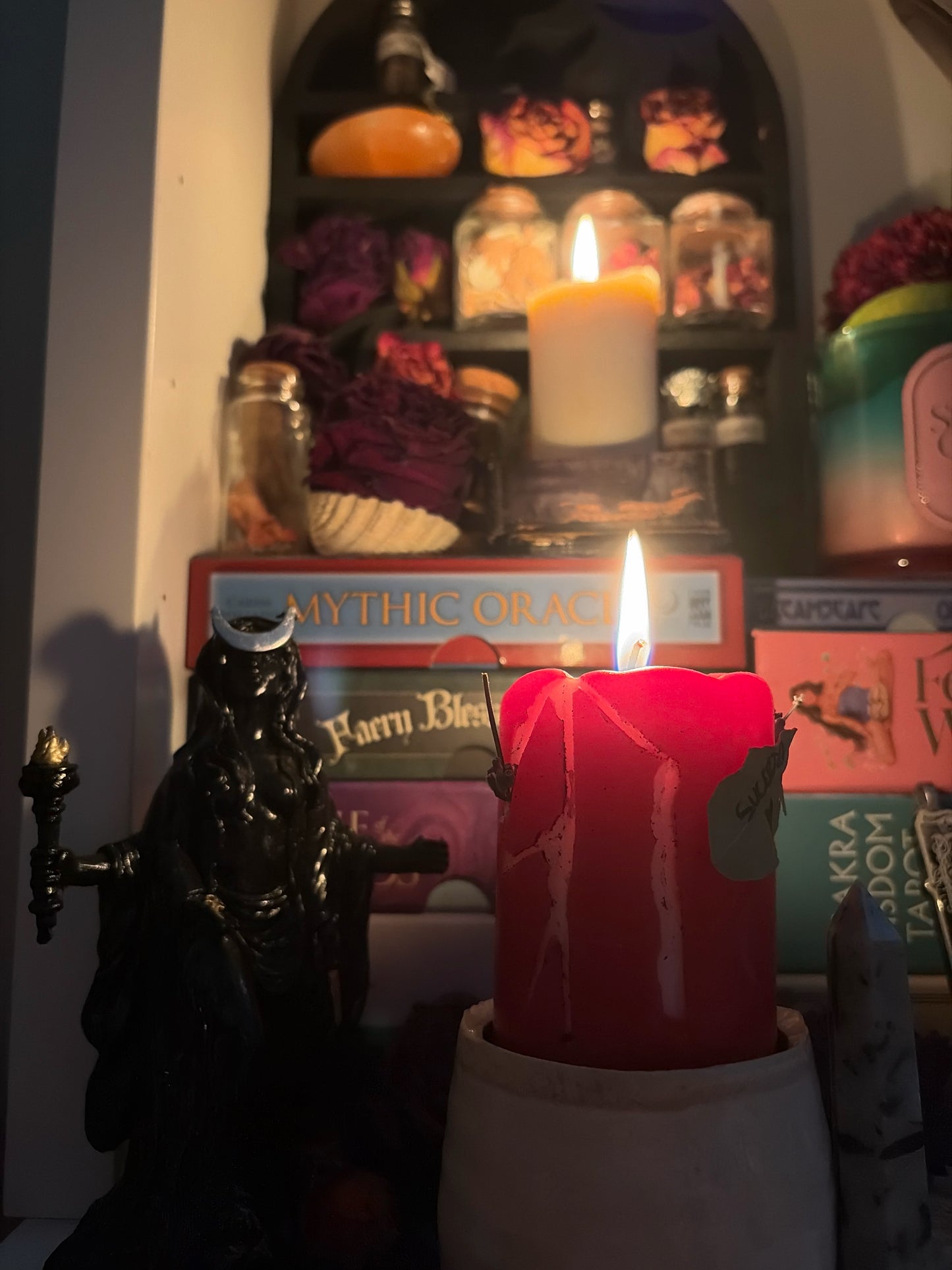 Channeling the Frequency of the Divine Feminine (Prerecorded Video Reading)